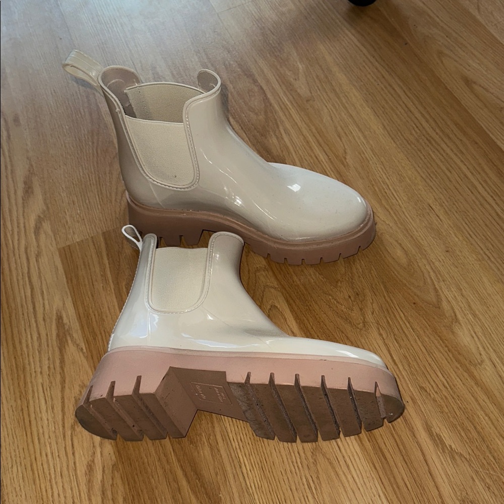 Dolce Vita Rain Boots